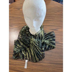 Oscar de la Renta woman’s black green metallic animal print scarf